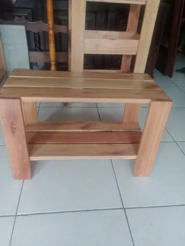 Sapateira de madeira maciça 169,00