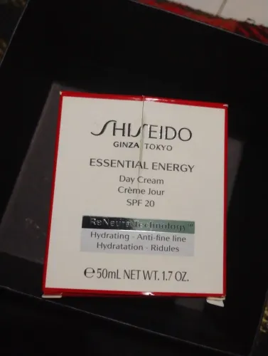 Shiseido Essential Energy Day Cream SPF 20