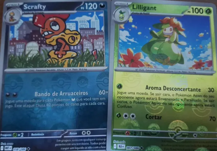 Cartas Pokémon Scrafty e Lilligant - Colecionáveis