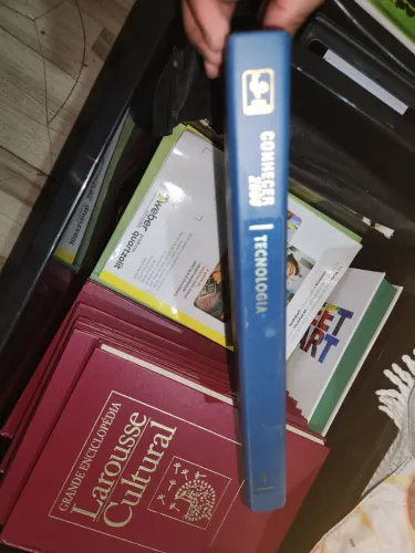 Volume de 24 livros Grande Enciclopédia, Larousse Cultural e outros 