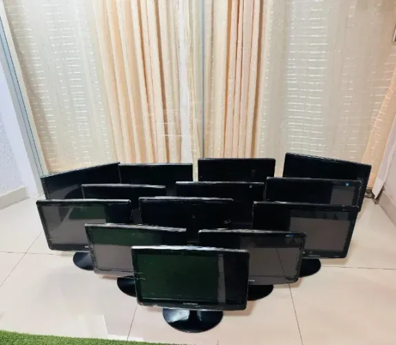 Monitor Samsung Wide de 16 polegadas com garantia e funcionando 100%, valor por unidade