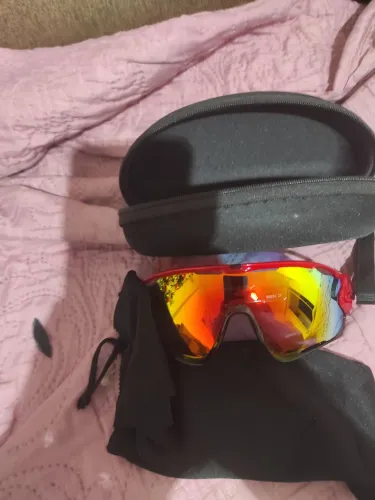 Oculos Oakley espelhado para corrida e pedal com proteção UV