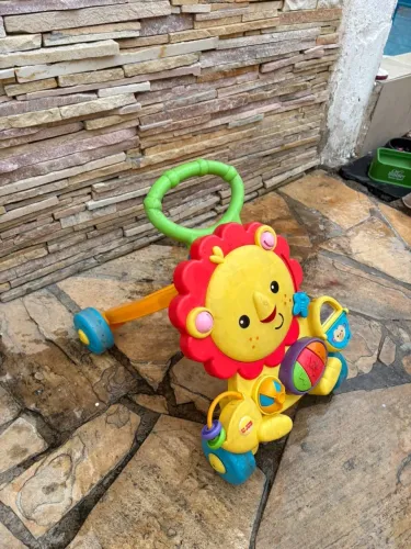 Andador Leão Fisher Price