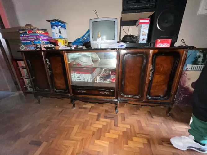 Lindo móvel tipo Buffet antigo em ótimo estado 