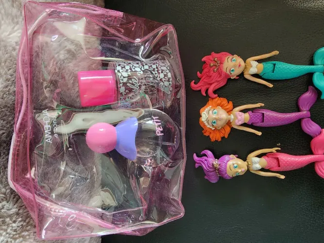 Kit 2 perfumes infantil + 3 bonecas sereias 12cm + necessair