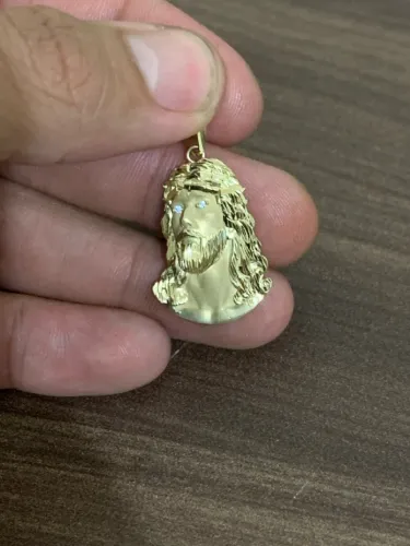 Pingente de Jesus Cristo em Ouro 18k 5g