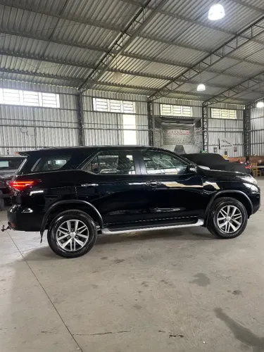 Toyota Hilux SW4 SRX 4X4 2.8 TDI 16V Dies. Aut. 2017