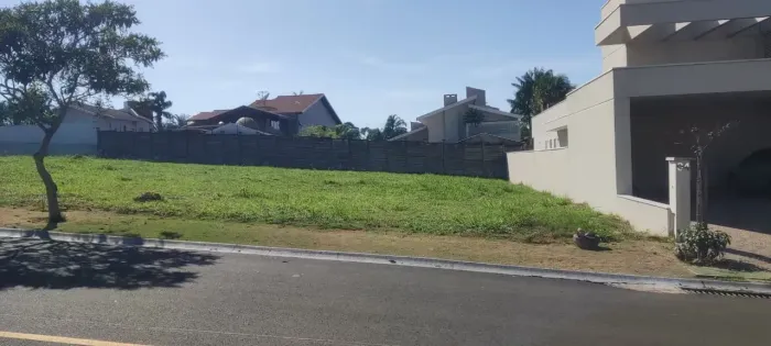 Lindo terreno,plano, para venda com 500m²,condomínio Valinhos
