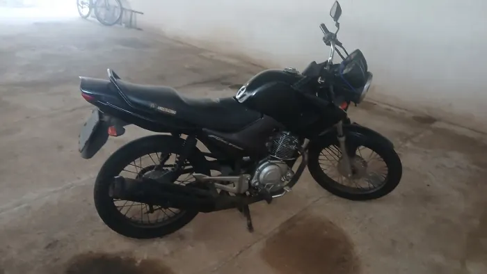 Vendo moto de leilão 
