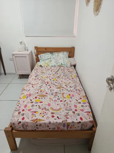 Cama de madeira Tok stok