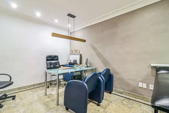 Sala comercial na Rua Bom Sucesso, 253 - Sala 1 16 m²
