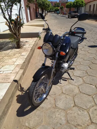 Yamaha 2010/2011 em ótimo estado - Salinas MG