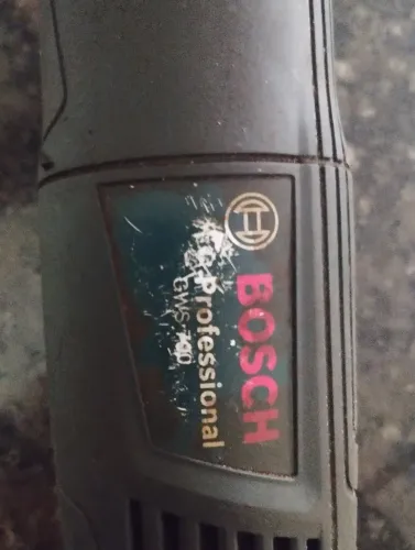 Esmerilhadeira Bosch profissional GWS 700