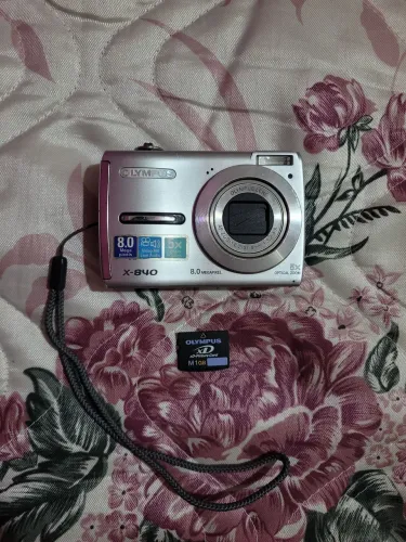 Câmera digital Olympus prata de 8.0 megapixels