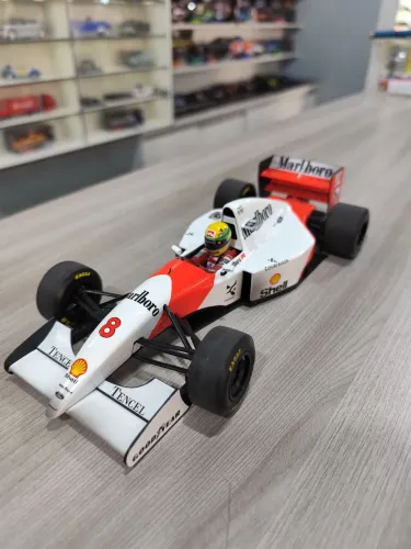 Miniatura F1 McLaren Ayrton Senna 1/18 Minichamps - Colecionador
