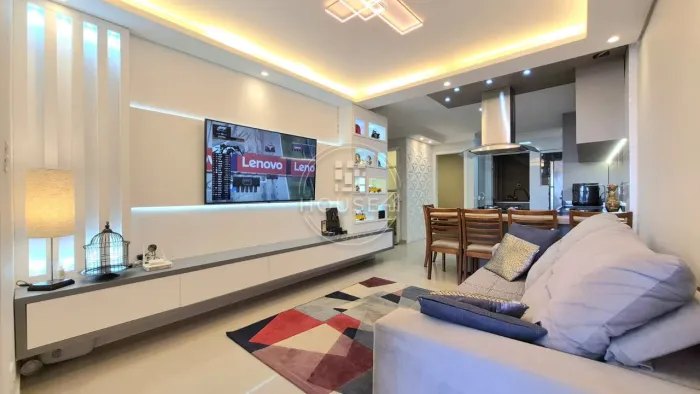 CASA com 2 dormitórios à venda por R$ 575.000,00 no bairro Xaxim - CURITIBA / PR