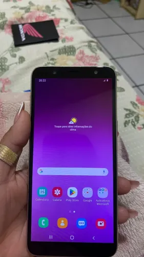 Celular galaxy j8