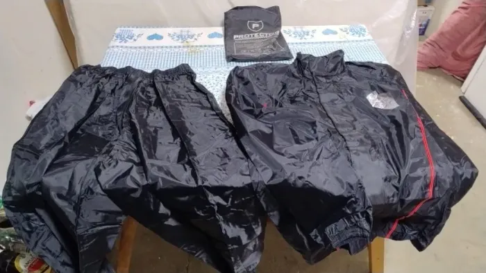 Capa de chuva GG para motociclista Protector, sem uso.