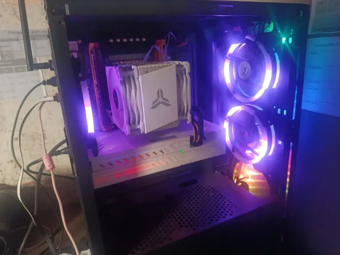 PC Gamer Xeon E5-2689 + RX 580 8GB + 16GB RAM