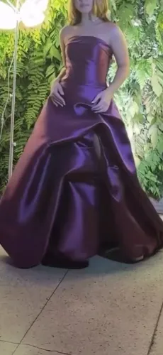 Vestido debutante roxo escuro