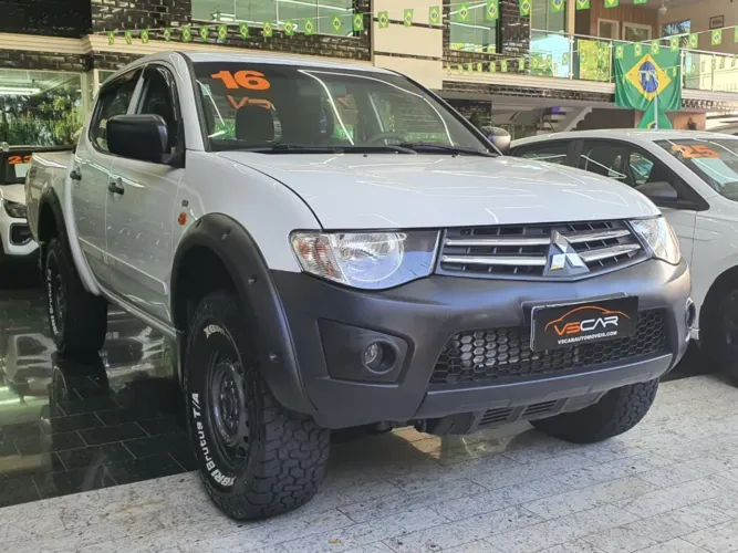Mitsubishi L200 Triton GL 3.2 CD TB Int. Dies. Mec. 2016