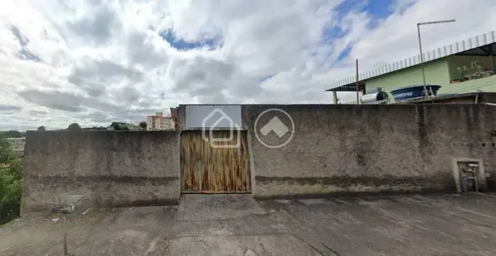 Terreno à venda em Jardim Guanabara