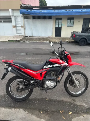 Bros 160, ano 2019 é baixa quilometragem