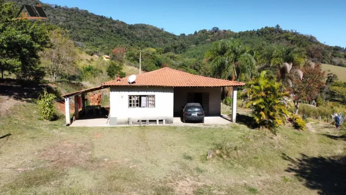 Chácara para Venda em Pedra Bela, zona rural, 4 dormitórios, 2 suítes, 3 banheiros