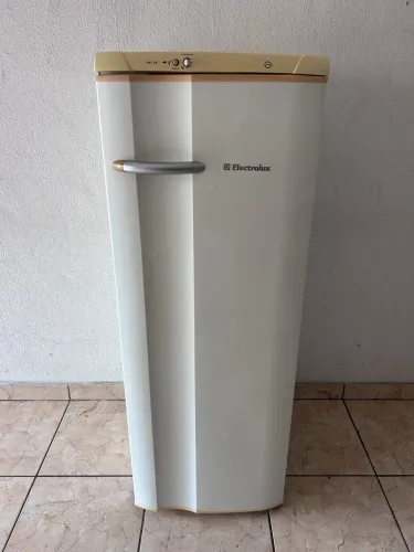 Geladeira Electrolux Super RE29