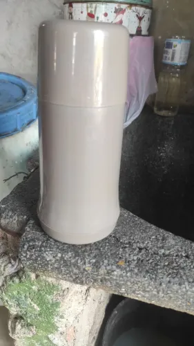 Vendo garrafa de café pequena nova