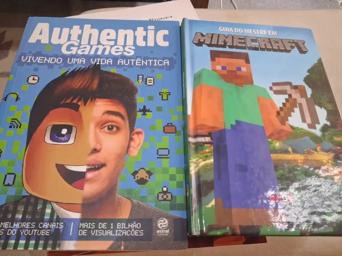 Kit 2 Livros AUTHENTIC GAMES MINECRAFT e GUIA DO MESTRE EM MINECRAFT em excelente estado!!