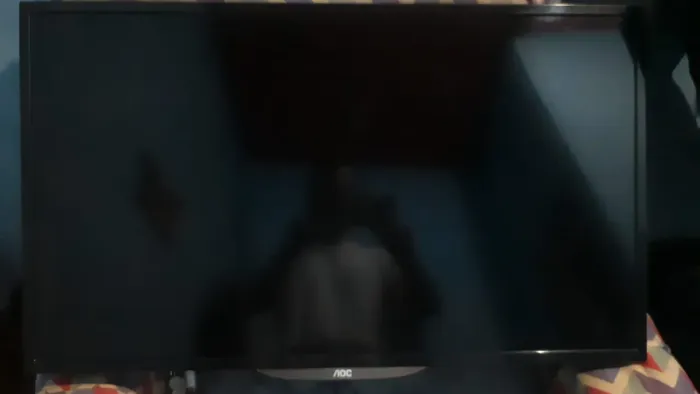 TV AOC 32" IMPECÁVEL + Controle + suporte de parede 