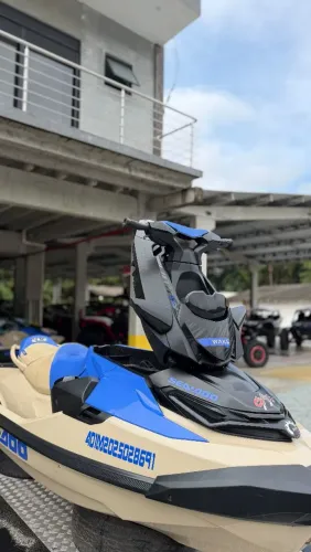 Jet Ski SEADOO Wake Pro 230