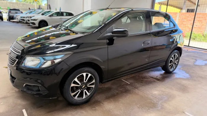 Chevrolet Onix Hatch LTZ 1.4 8V Flex Power Mec. 4P 2015
