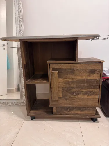 Armário com tábua de passar