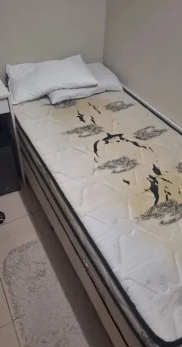 Vende-se colchão de solteiro