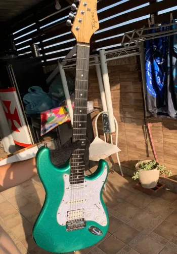 Guitarra Tagima tw500 strato 