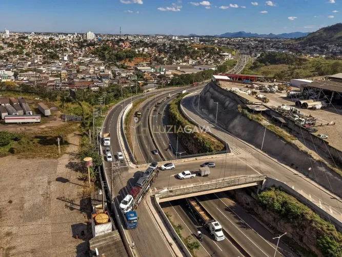Área comercial com 21.000 m² com galpão em Nova Valverde, Cariacica/ES.