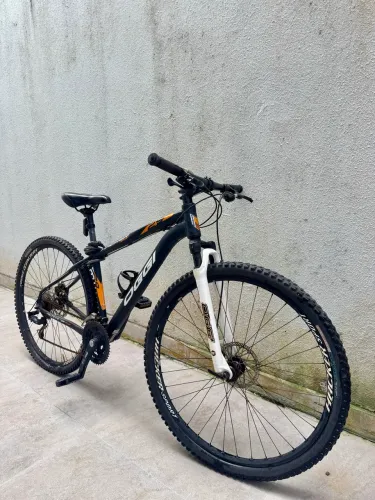 OGGI Hacker Sport Aro 29 - Muito Conservada - Shimano - Freio a Disco