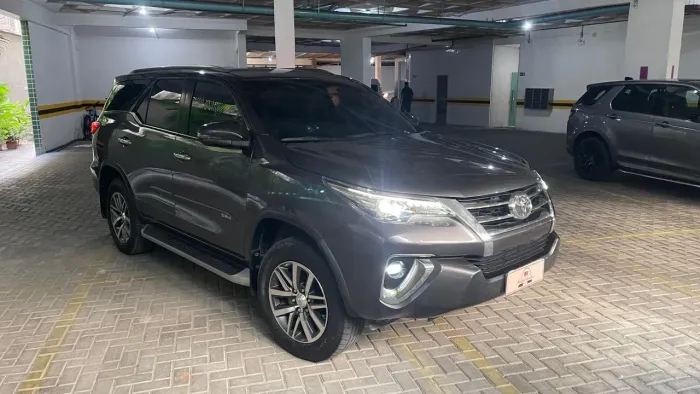 Toyota Hilux SW4 SRX 4X4 2.8 TDI 16V Dies. Aut. 2020