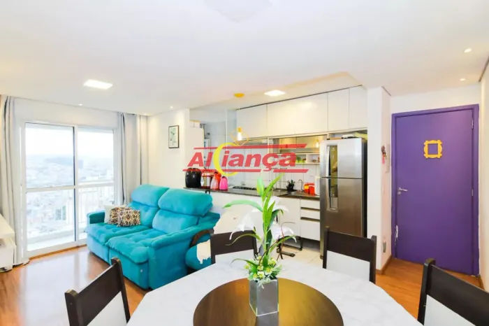 Apartamento c/ Varanda - 53m² - Jd Flor da Montanha - Guarulhos