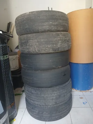 Vendo pneus 215/65/16