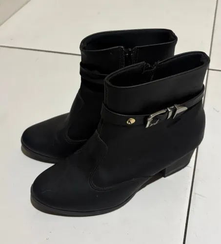 Bota preta cano baixo sapatinho de luxo