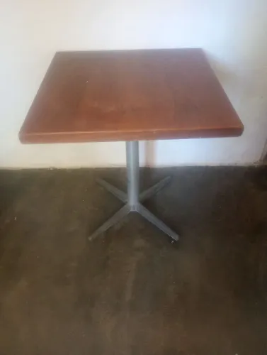 Mesa madeira pé de aço inox 6unds disponíveis ZAP *