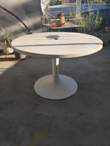 Mesa antiga de fibra