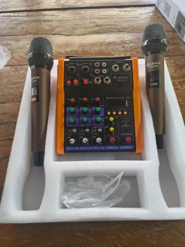 Mesa de Som Genai GN-530 com Defeito + 2 Microfones Sem Fio - Retirada de Peças