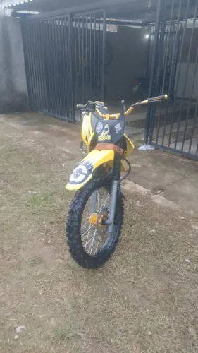 MOTO DE TRILHA PERSONALIZADA