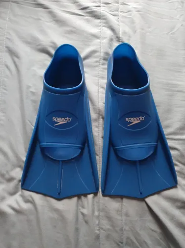 Pede pato Speedo 41 e 42