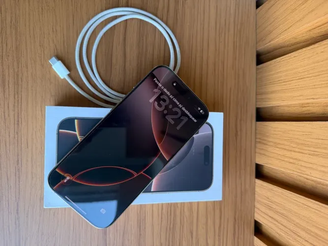 iPhone 16 Pro 128gb Desert Titânio (Com caixa e cabo originais)