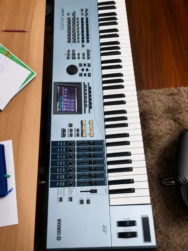 Yamaha Motif XS7 - Workstation Profissional - Excelente Estado
